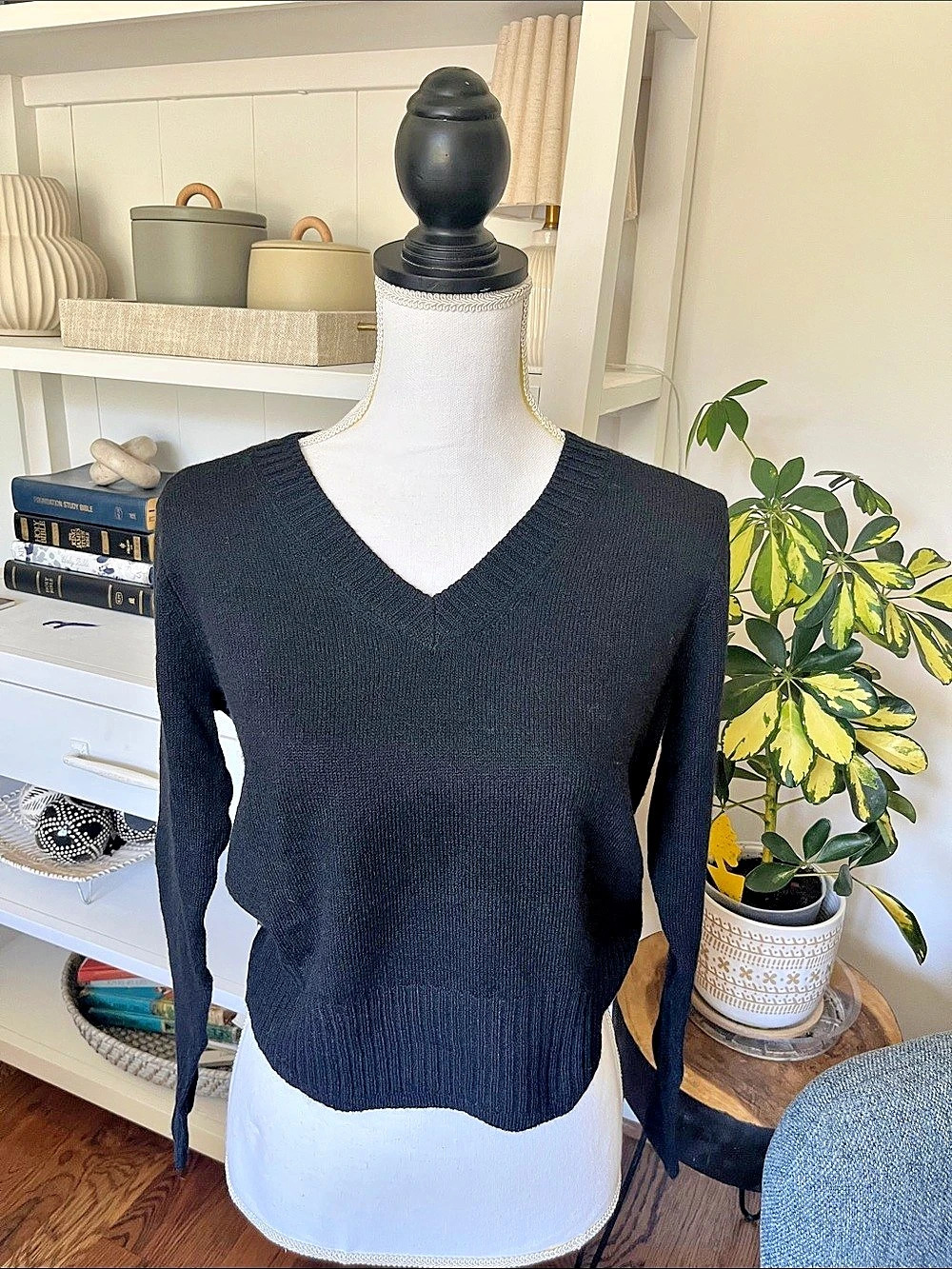 NWOT Sonoma V-Neck Sweater in Black Size Small